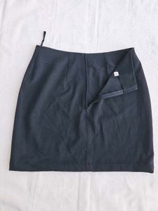 Classic Black Mini Skirt