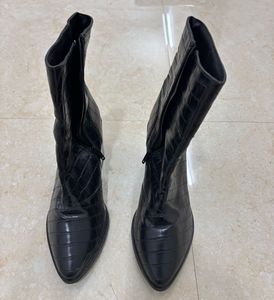 ADORLY Textured Block Heeled Boots