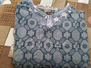 Elegant Printed Kurta with Lace Detail