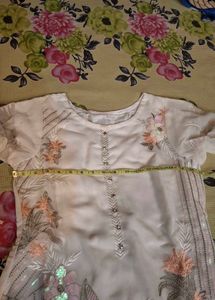Elegant White Embroidered Kurta