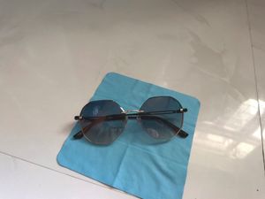 Stylish Geometric Frame Sunglasses