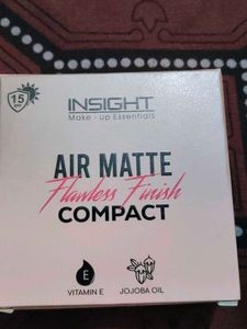 Insight Air Matte Flawless Finish Compact