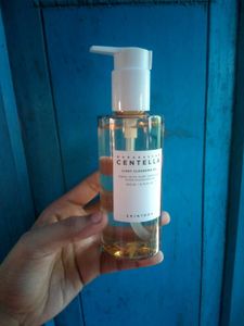 MADAGASCAR CENTELLA LIGHT CLEANSING OIL