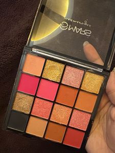 Mars Mesmereyes Eyeshadow Palette
