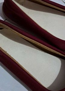 Stylish Burgundy &amp; Black Ballet Flats