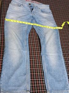 Light Wash Straight Leg Jeans