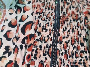 Chic Leopard Print stretchy Crop Top