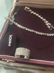 Sparkling Jewellery Set with Ring