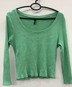 Ribbed Scoop Neck Basic Crop Top