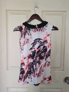 Stylish Abstract Print Sleeveless Top