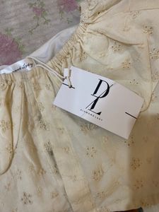 Chic White Broderie Anglaise Crop Top