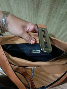 Stylish Tan Leather Crossbody Bag