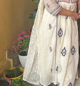 Elegant Cream Kurta Set with Embroidery