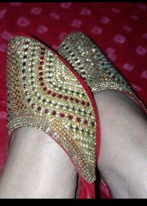 Embellished Juttis for Women✨