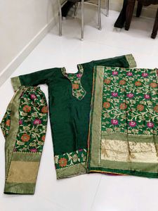 Elegant Green banarsi Kurta Set with Dupatta