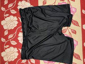 Men’s Black Gym Shorts – Pre-Owned