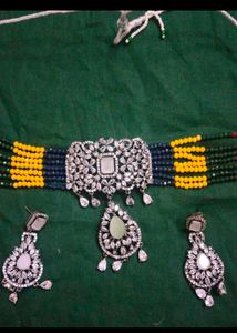 Stunning AD choker with earrings