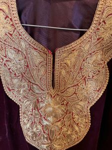 beautiful burgundy zari patch pheran