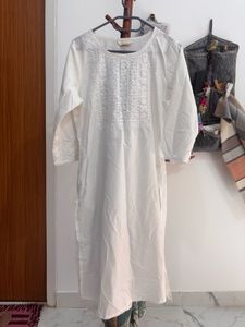 Elegant White Chikankari Embroidered Kurta