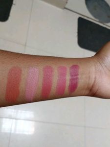 Combo of 4 Crayon lipstick and braclet set