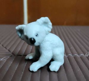 3 kinderjoy animal toys
