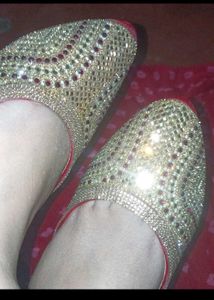 Embellished Juttis for Women✨
