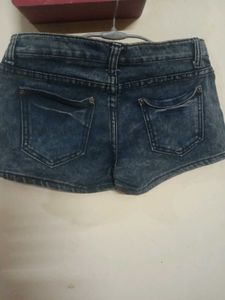 Stylish Acid Wash Denim Shorts