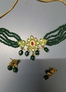 Stunning Kundan and Emerald Necklace Set