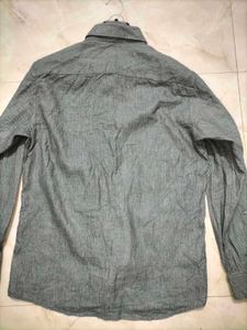 Men's Textured Grey Button-Up Shirt
