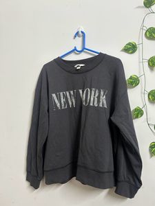 H&amp;M NEWYORK Sweatshirt/ Size: L