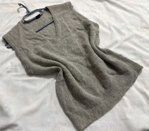 🎁Korean Cozy Knit Sweater Vest N