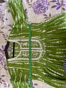 🏷️Green Tiered Embroidered Kurta