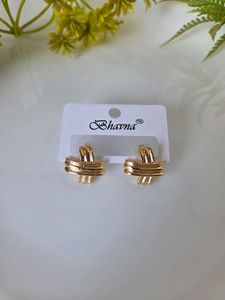 Gold Tone Knot Design Earrings