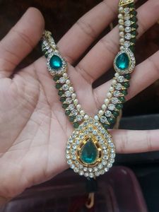 Elegant Emerald &amp; Crystal Dangle Earrings