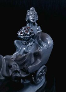 Beautiful Silver Colour Show Piece