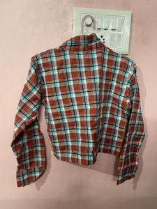 Stylish Plaid Cropped Shirt