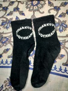 2 pair socks