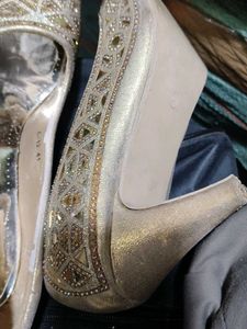 Embellished Golden Ballet heal