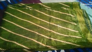 Green Saree with Zigzag Pattern