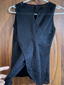 Chic Black Sleeveless Textured Top