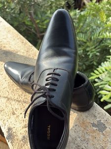 Regal Black Leather Formal Shoes
