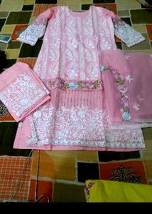 Beautiful Pink Embroidered Kurta Set