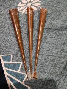 3 Bridal Cones Natural