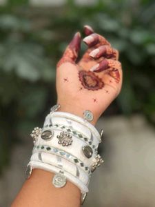 Elegant handmade White Bangle Set