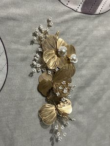 Golden Floral Hair Clip