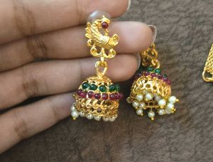 Elegant Gold-toned Necklace &amp; Earring Set
