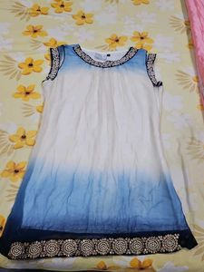 Stylish Ombre Kurta with Embellished Neckline