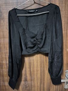 Chic Black Square Neck Ruched Crop Top