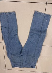 Stylish Light Wash Cargo Jeans