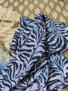 Stylish Scarves Set
